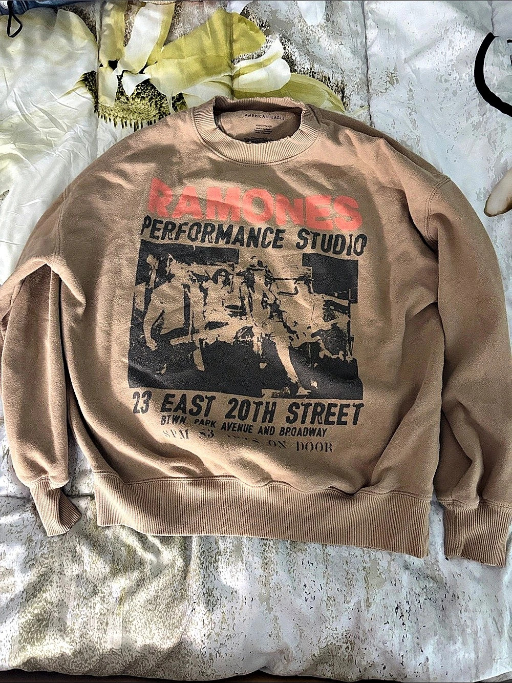 American Eagle Ramones Performance Studio Graphic Sweatshirt Brown XXS